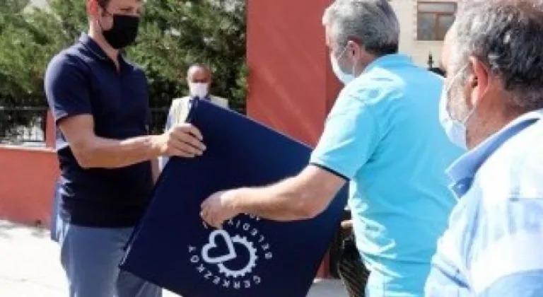 BAĞLIK KUBA CAMİİ'NDE SECCADE DAĞITIMI YAPILDI